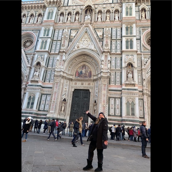 Meet your Posher Ambassadors Level II Giz 5 Stars ๐๐๐๐๐ - Picture 12 of 15